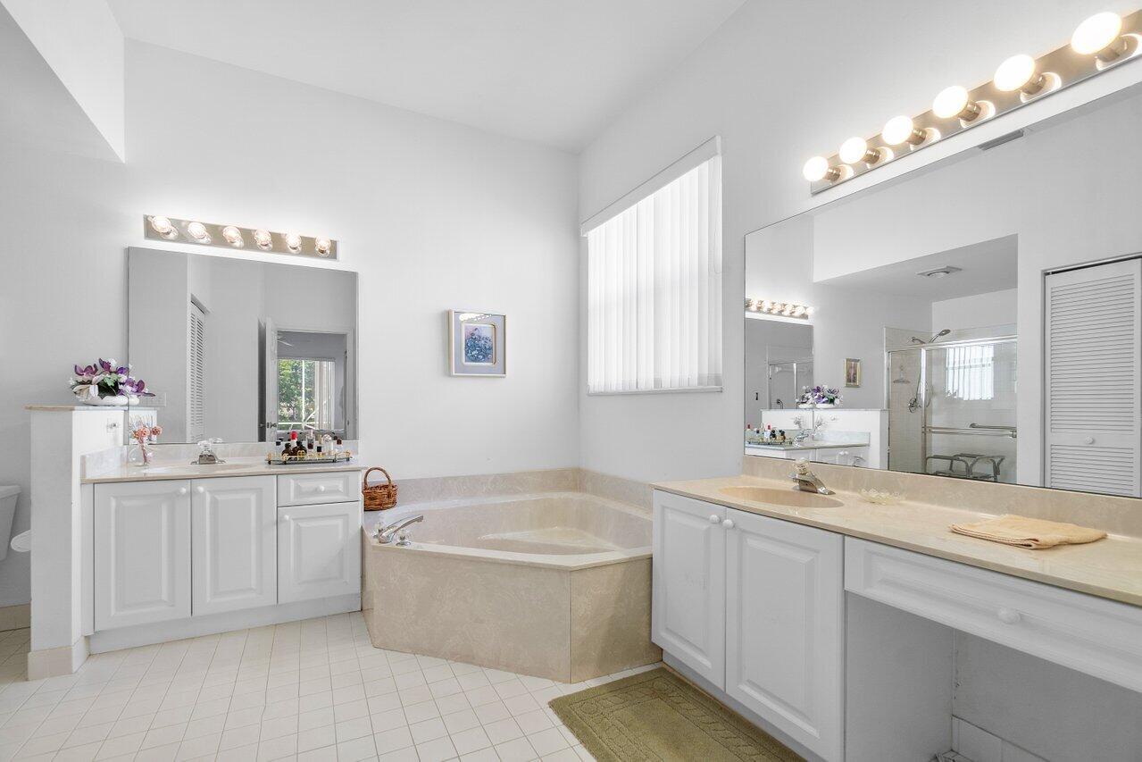 5609 Marseilles Port Lane