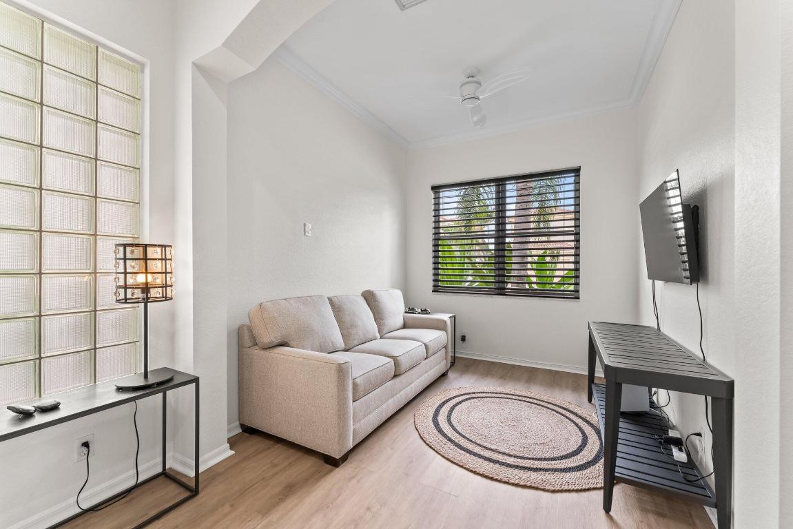 102 Isle Verde Way Way