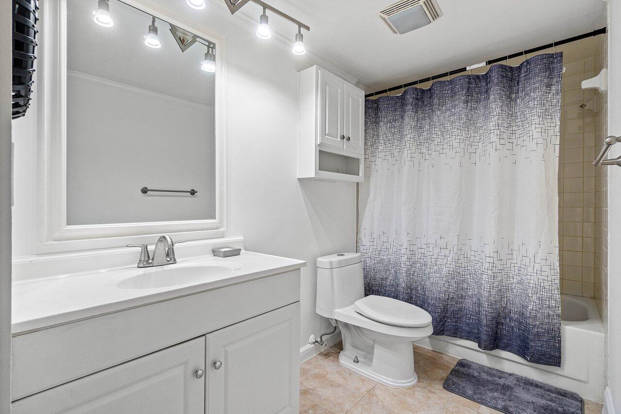 2453 Waterside Drive, Lake Worth