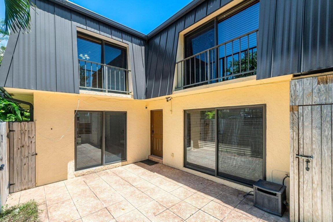 2453 Waterside Drive, Lake Worth