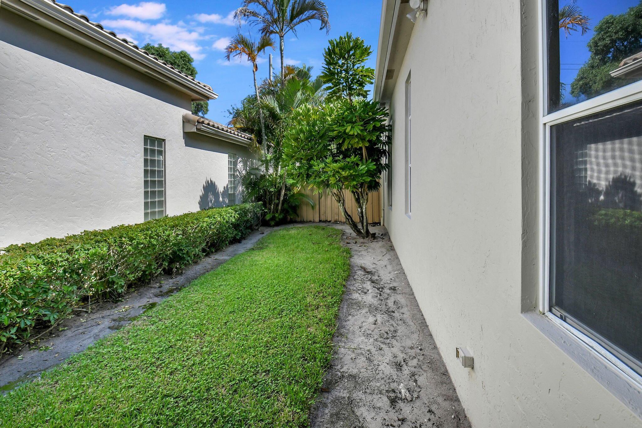 6689 NW 23rd Terrace