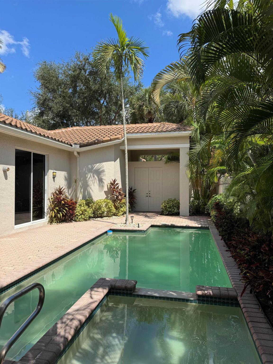 6689 NW 23rd Terrace