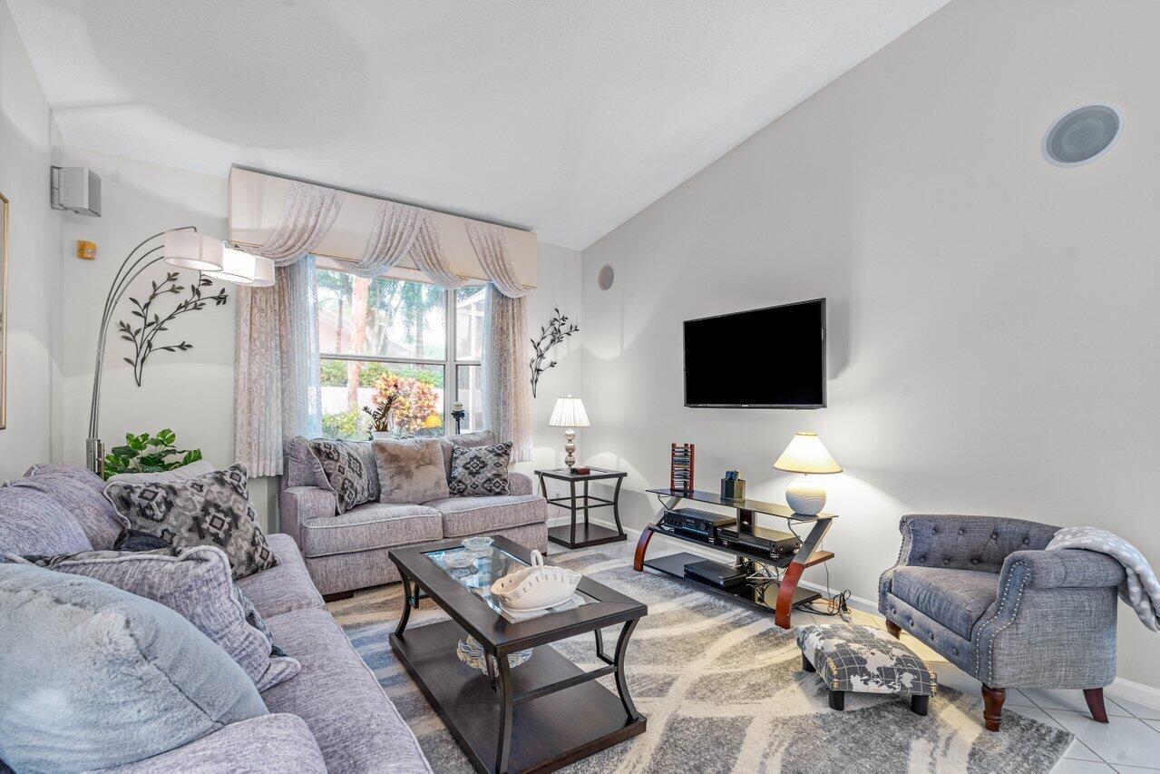 9756 Arbor View Drive S