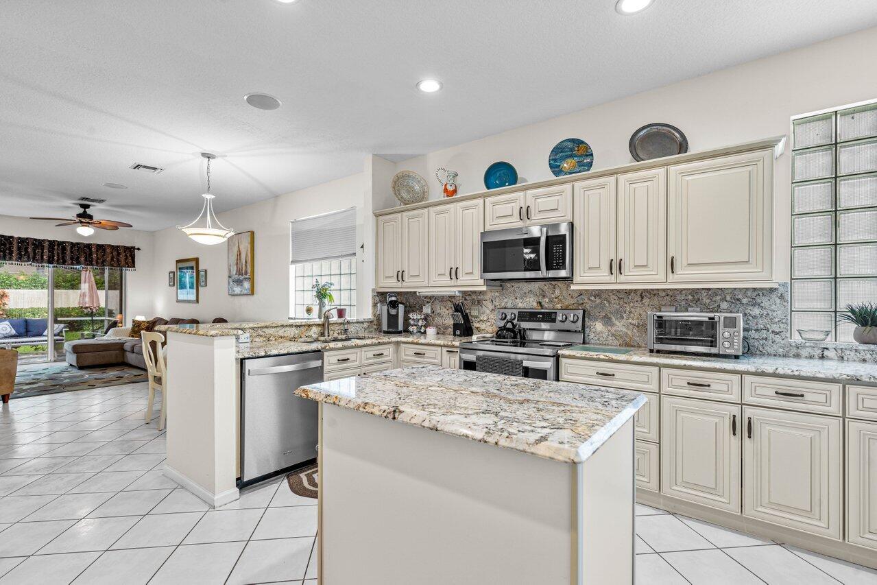 9756 Arbor View Drive S