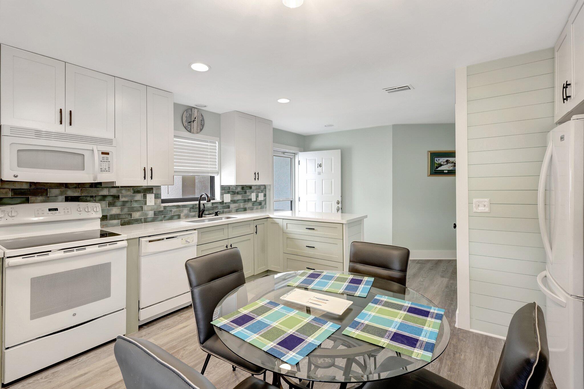 6142 SE Landing Way 16, Stuart Unit: 16