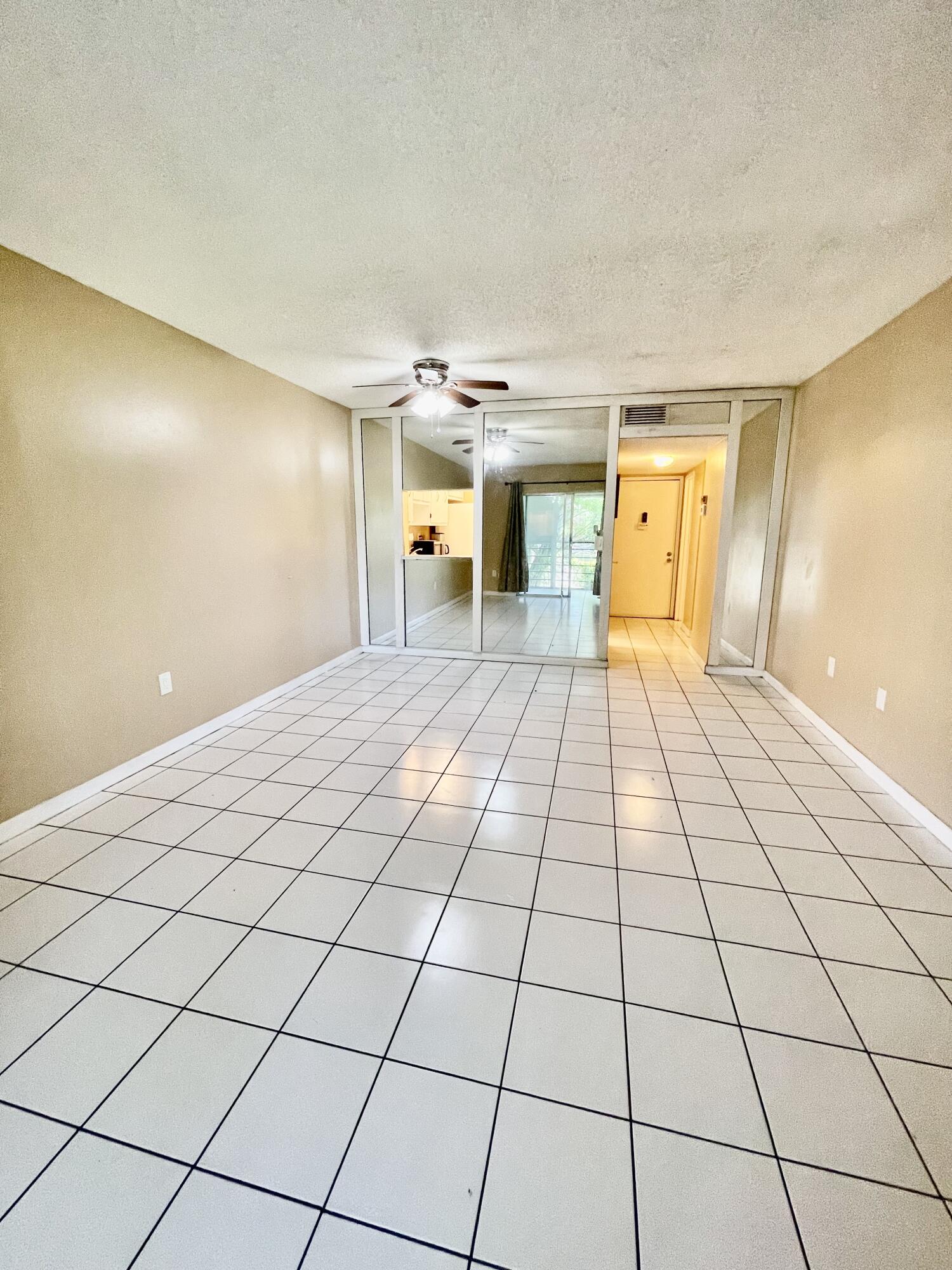 4364 NW 9th Avenue 14-2b, Deerfield Beach Unit: 14-2b