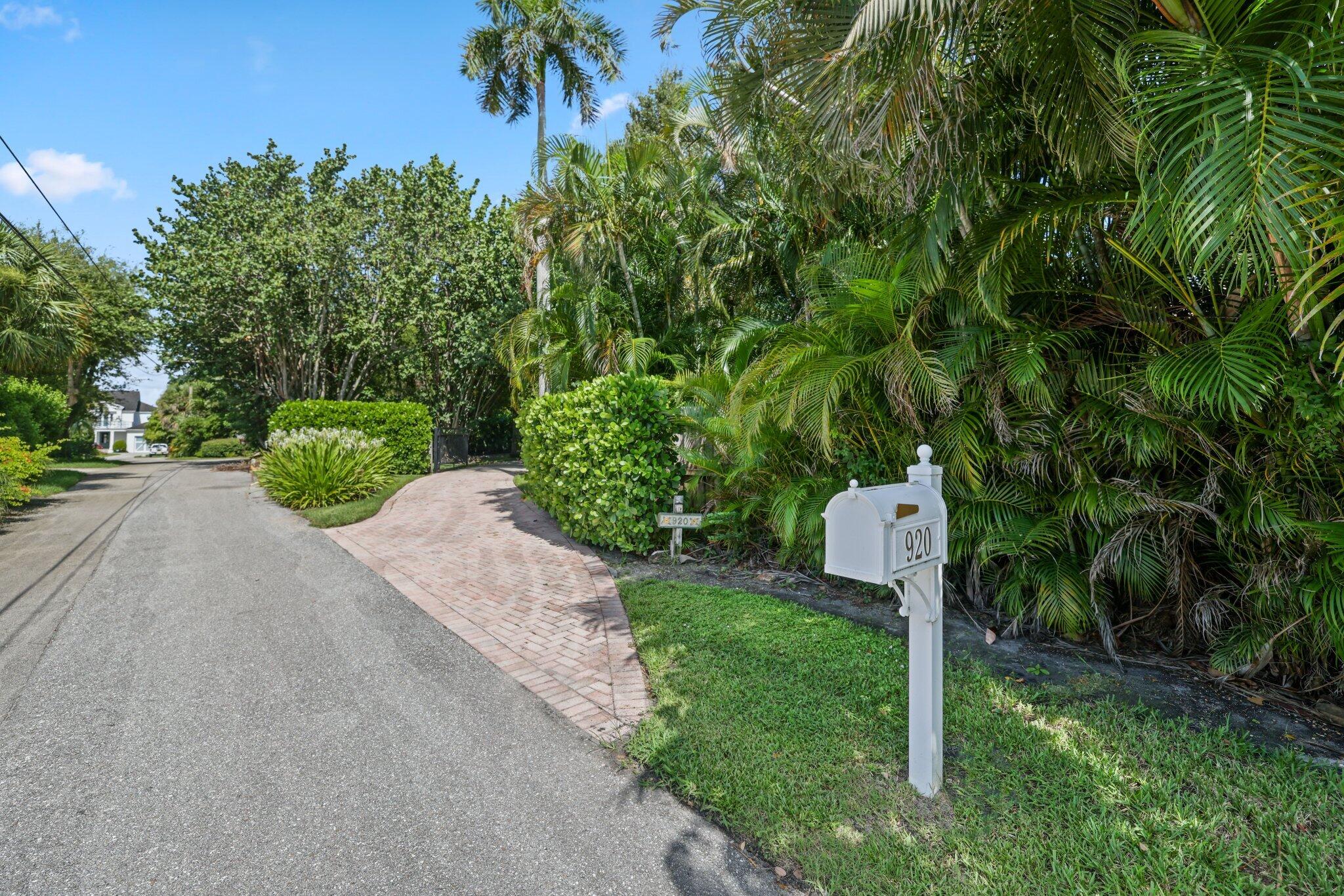 920 Hibiscus Lane