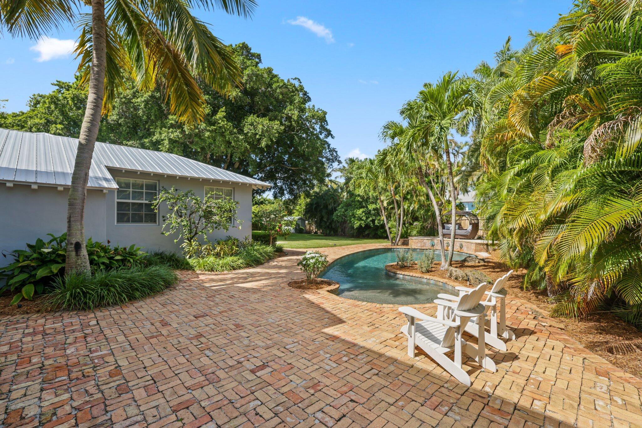 920 Hibiscus Lane