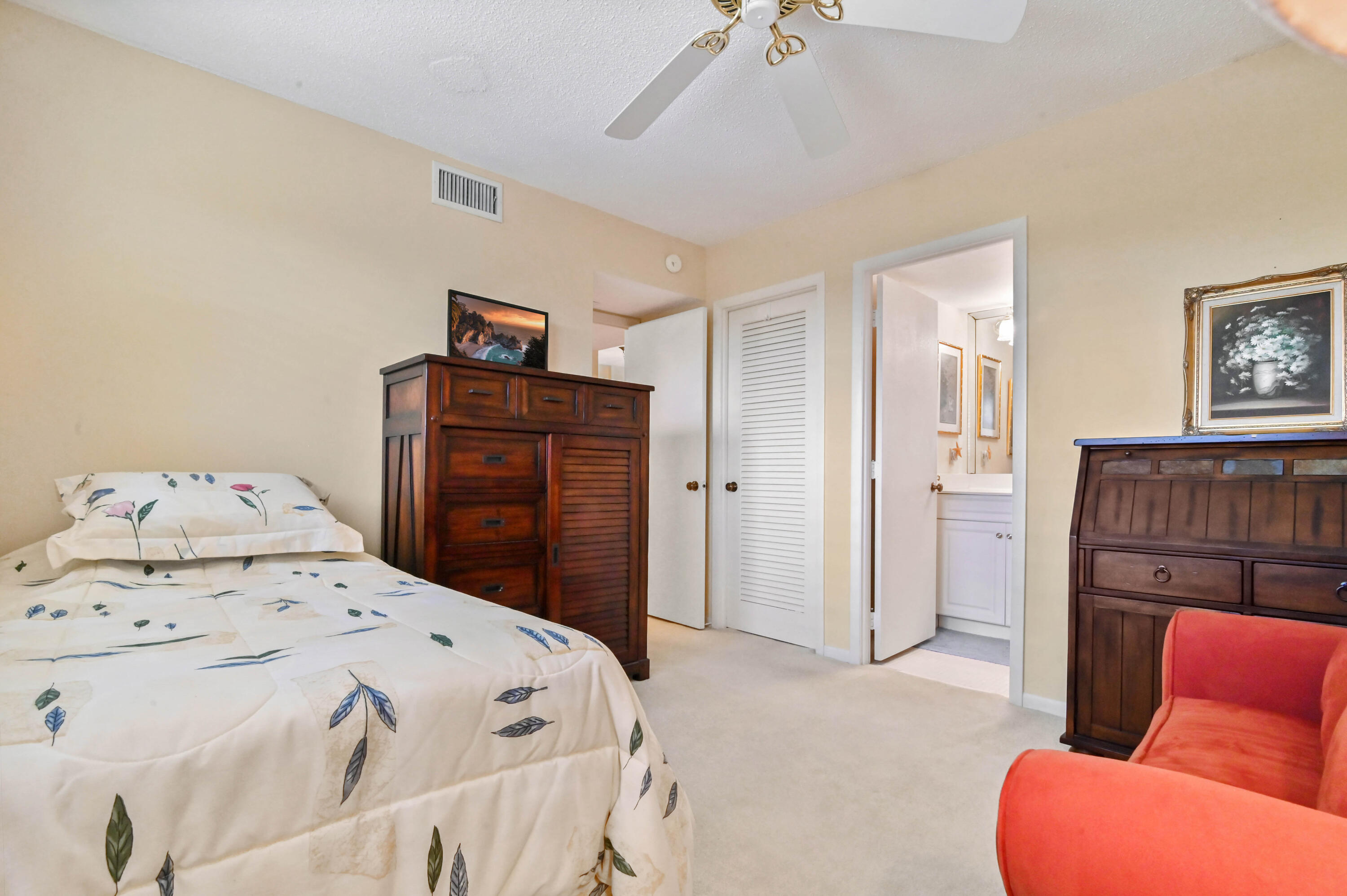 555 NW 4th Avenue 520