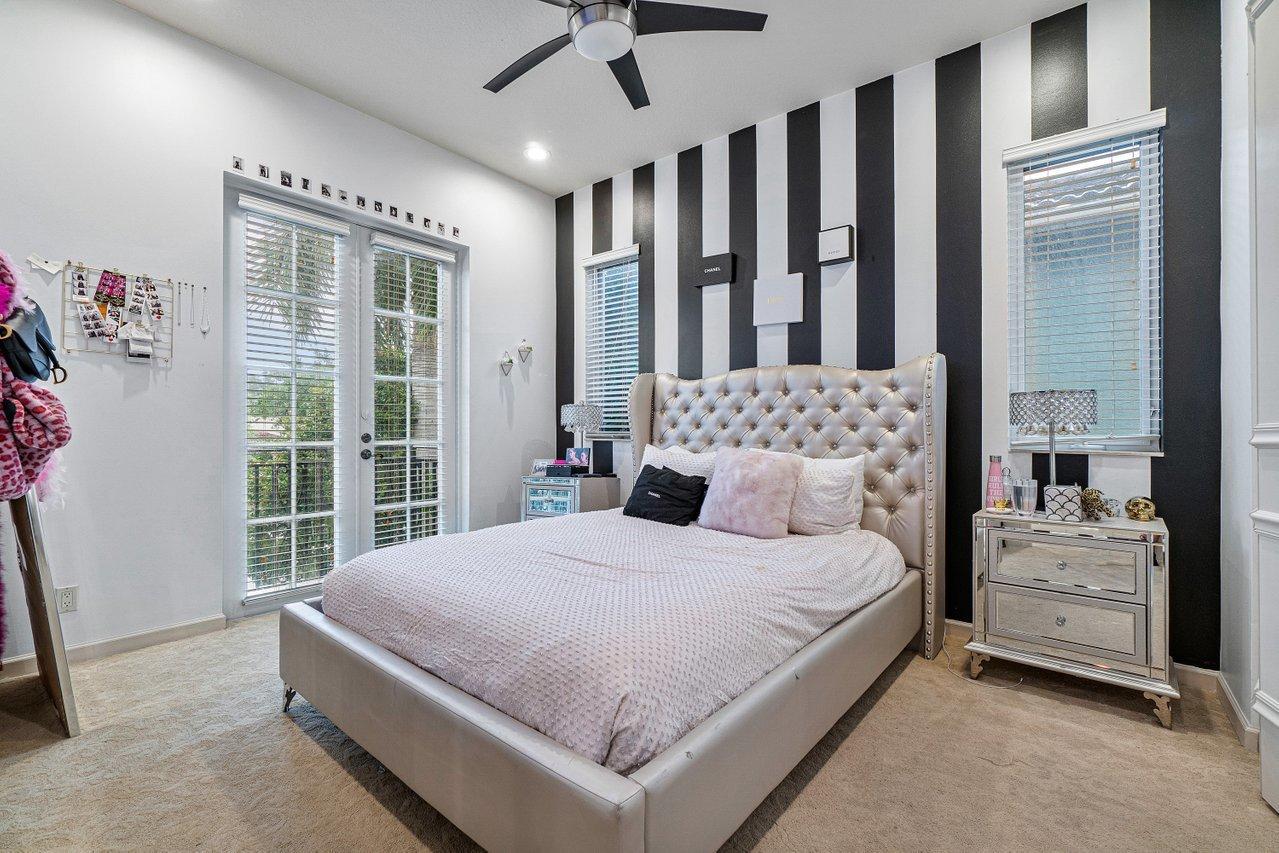 17771 Lake Azure Way