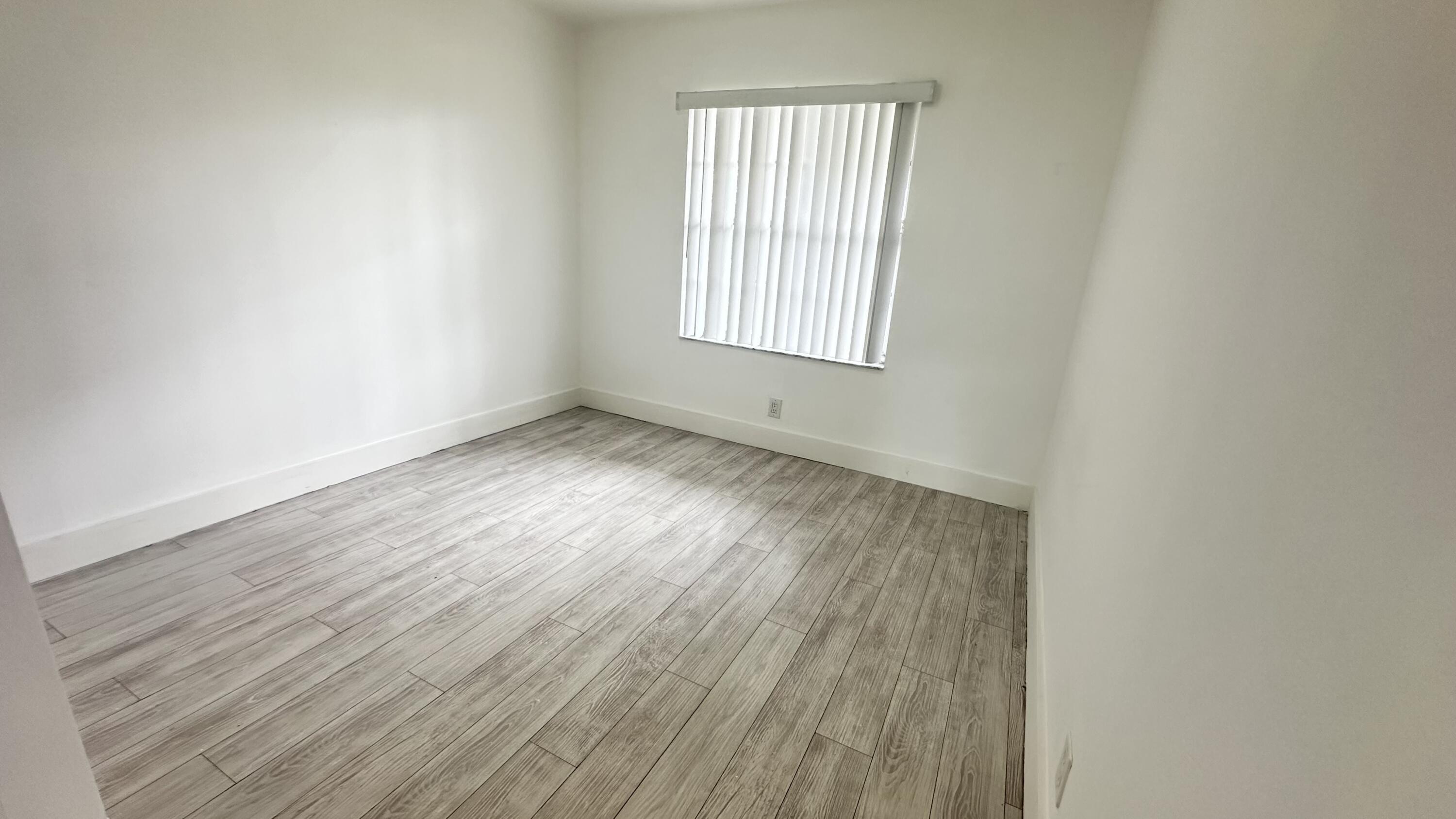 9991 Three Lakes Circle #25-C