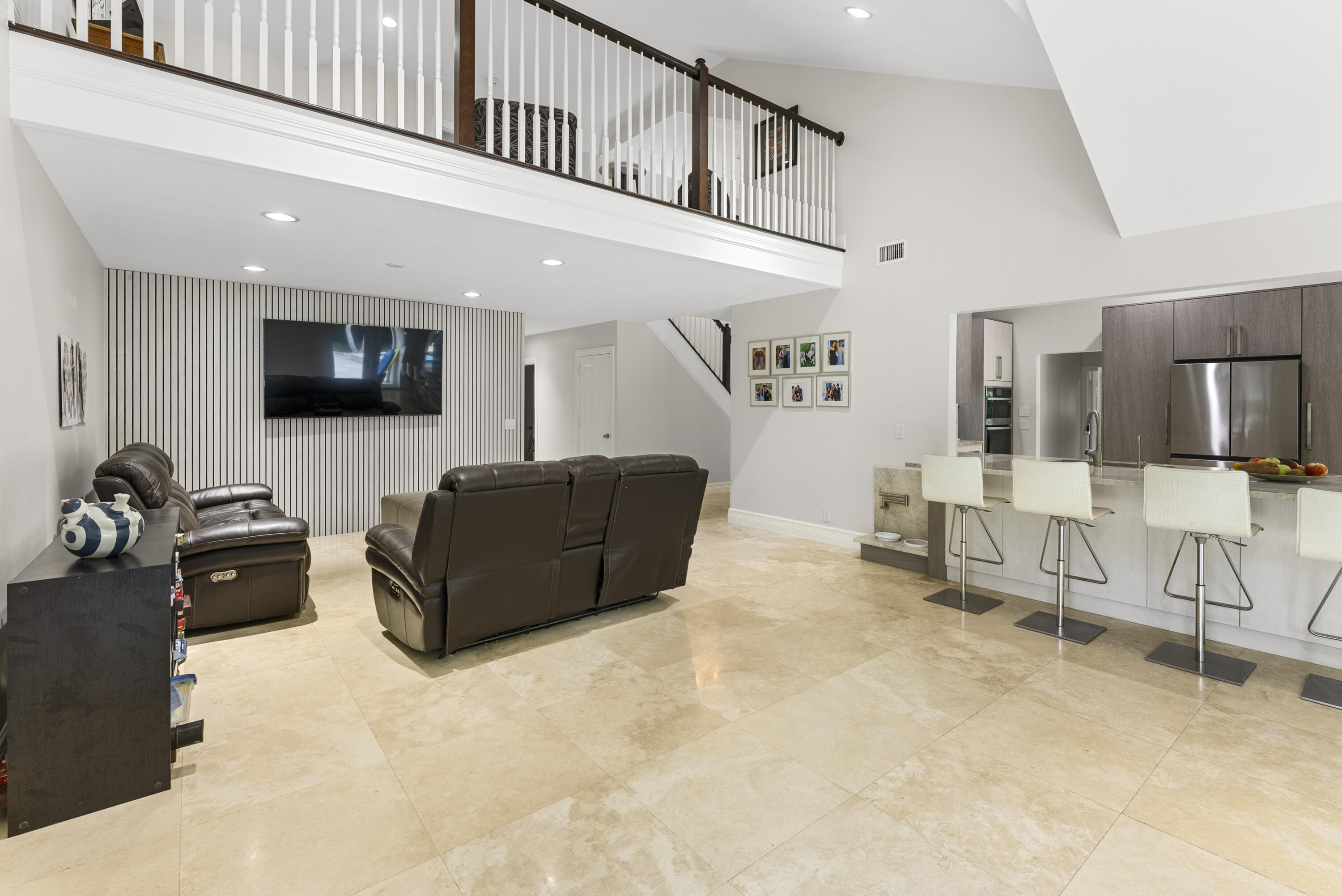 915 Parkside Circle N