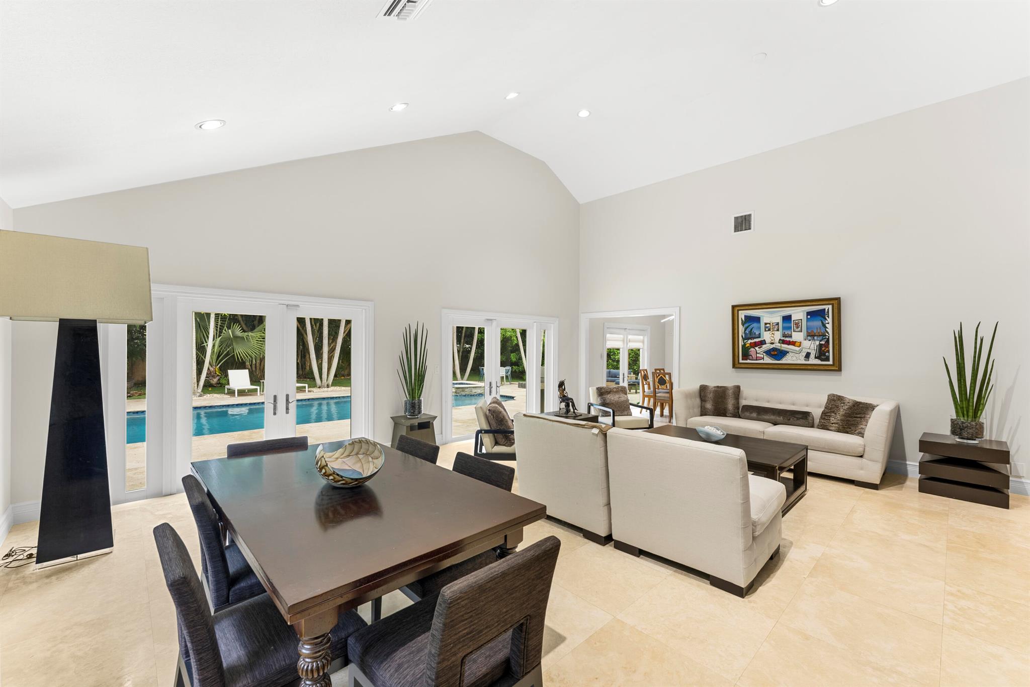 915 Parkside Circle N