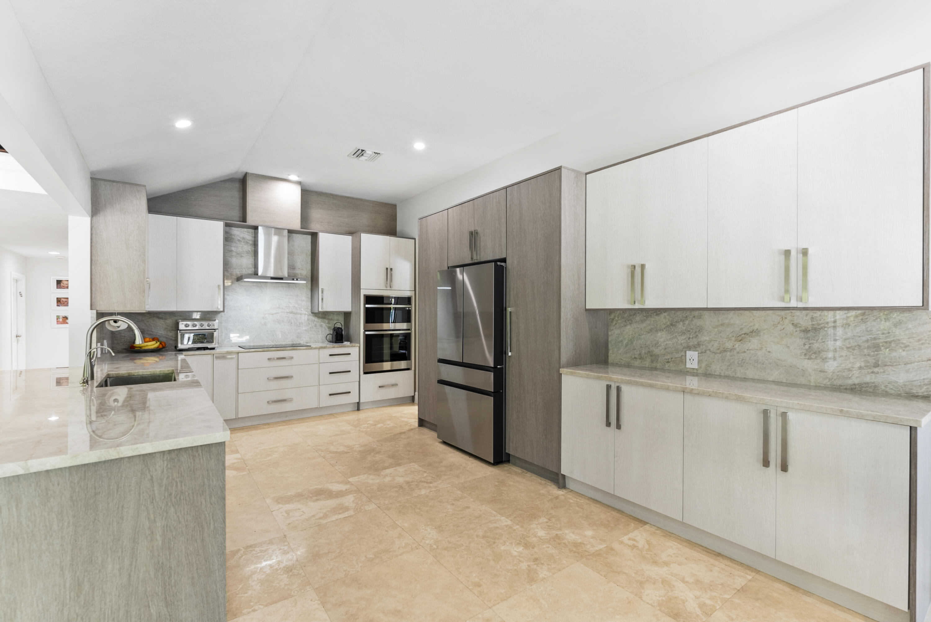 915 Parkside Circle N