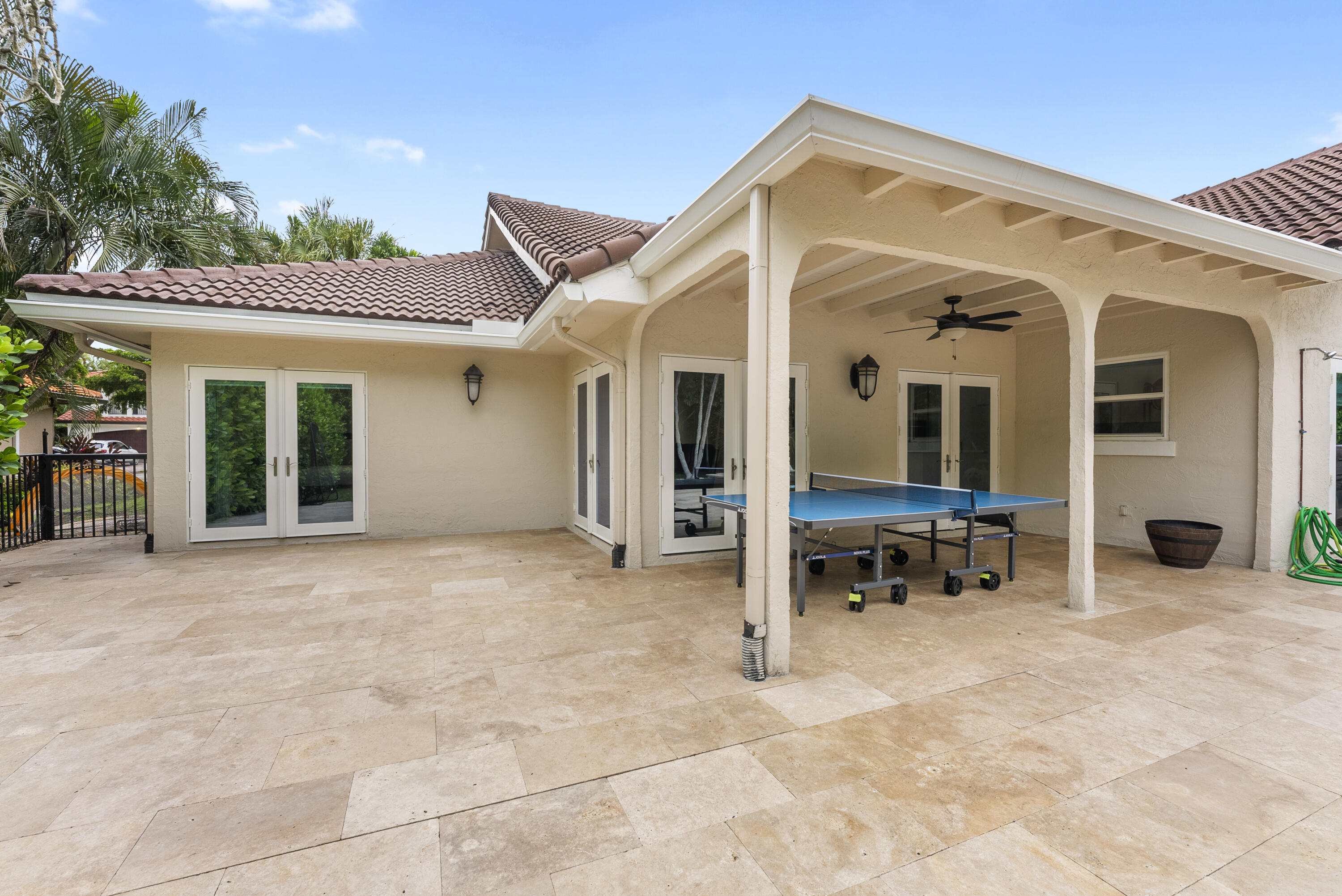 915 Parkside Circle N