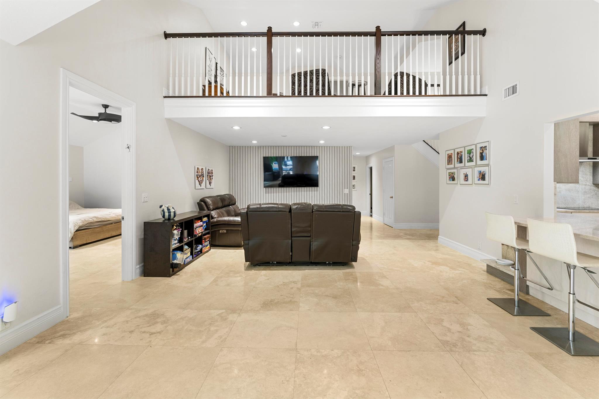 915 Parkside Circle N