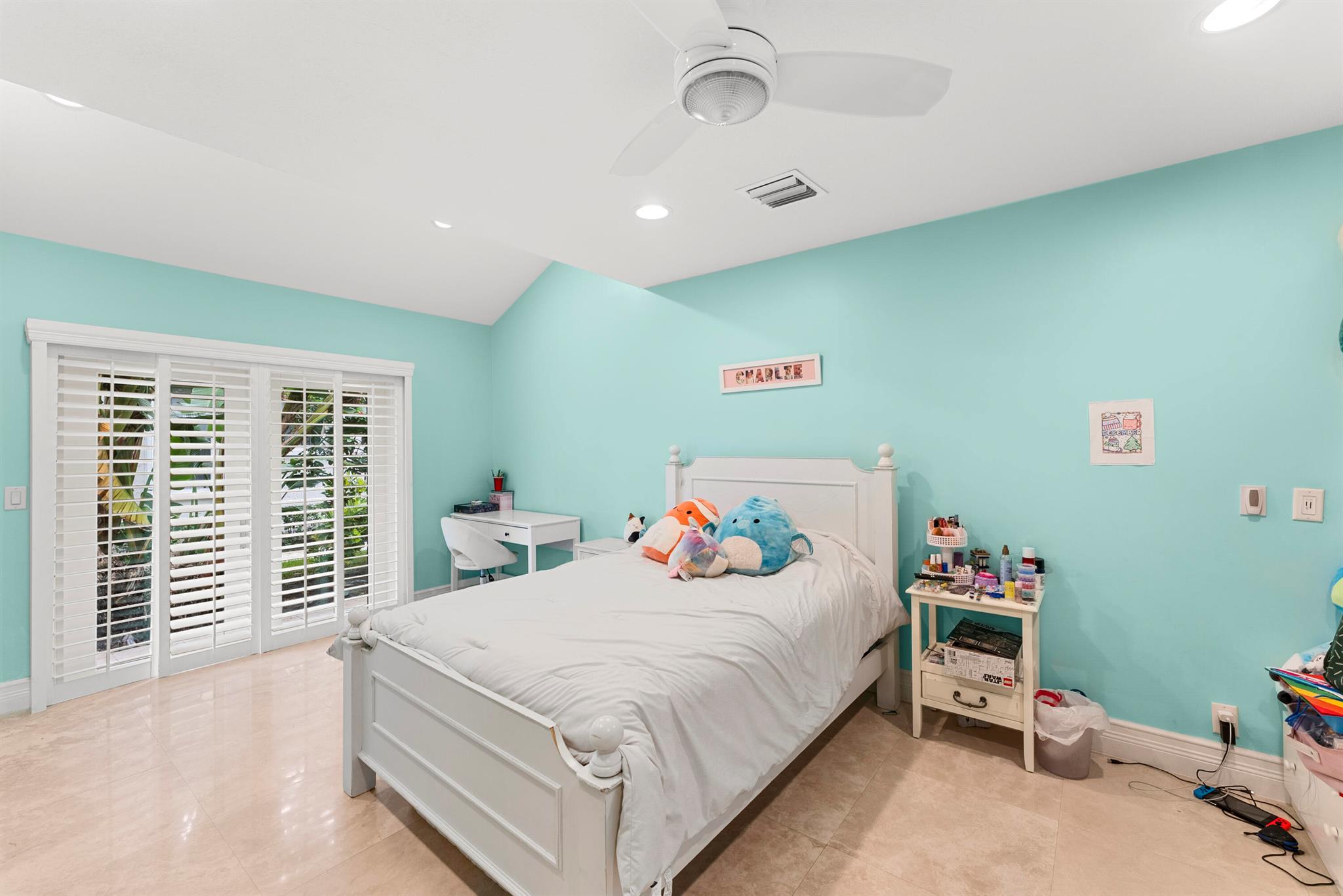 915 Parkside Circle N