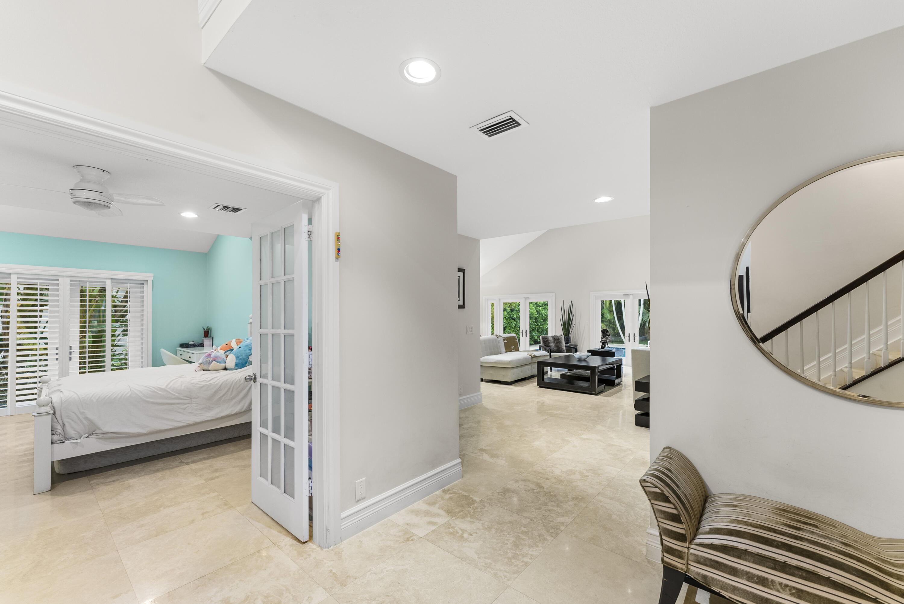 915 Parkside Circle N