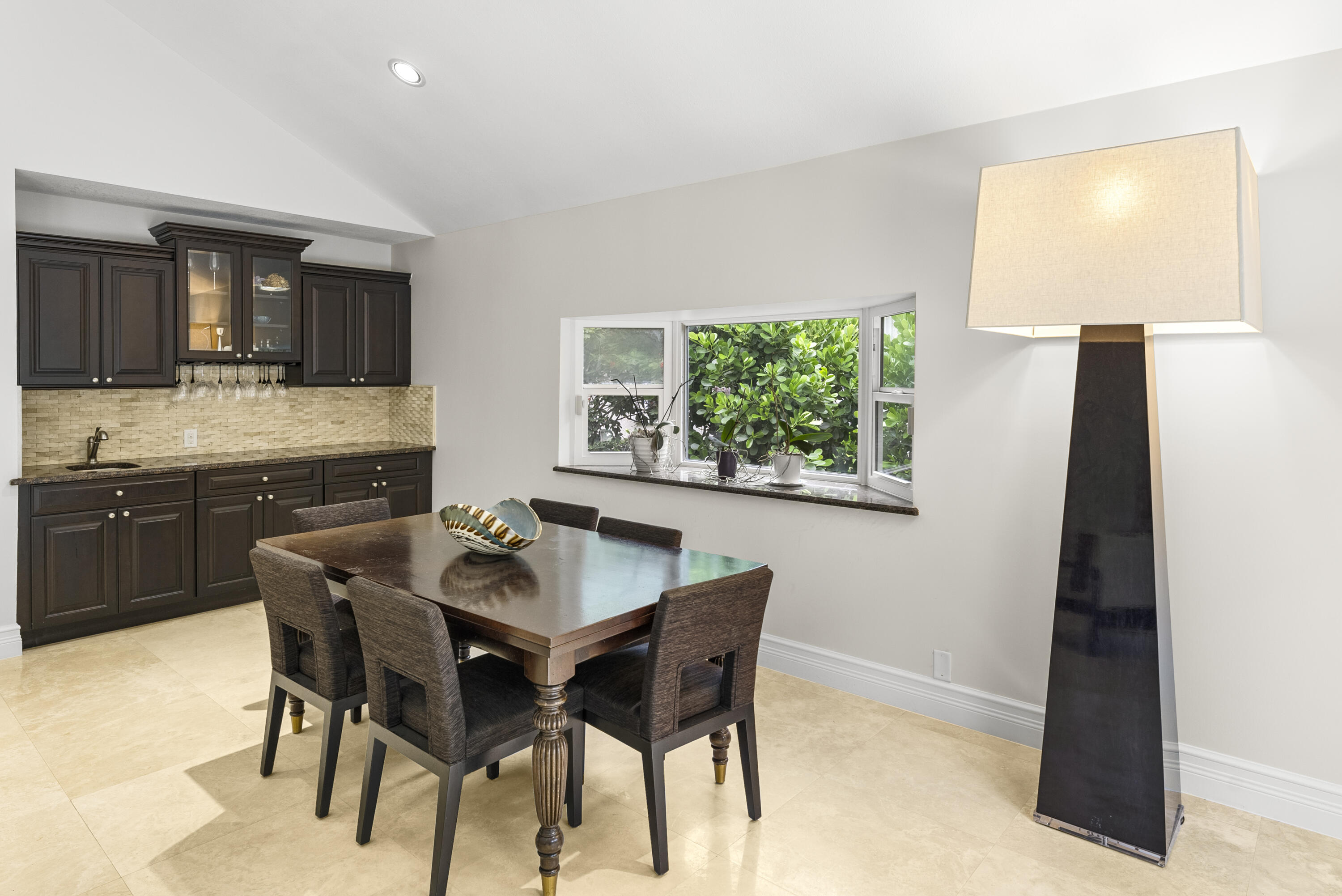 915 Parkside Circle N