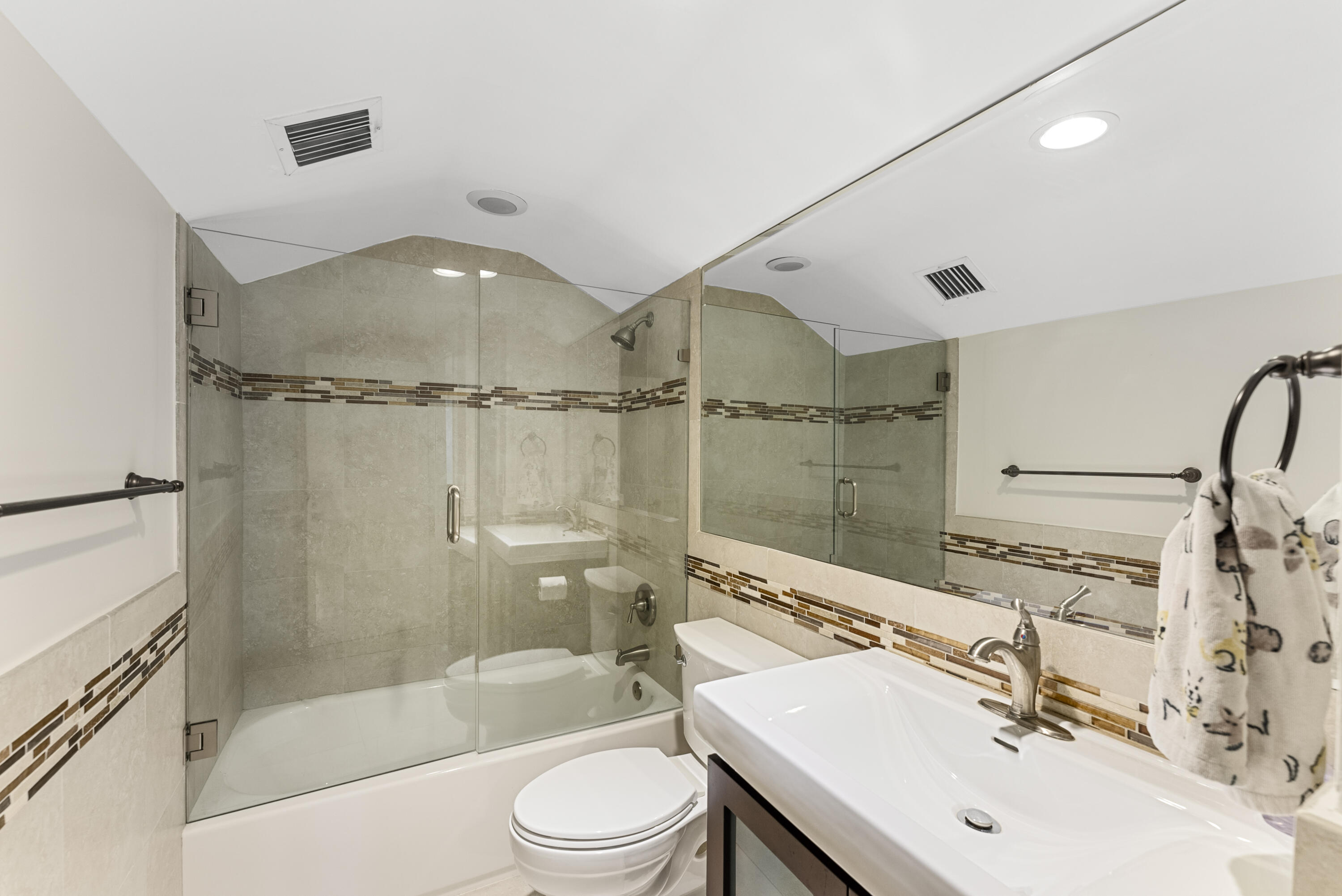 915 Parkside Circle N