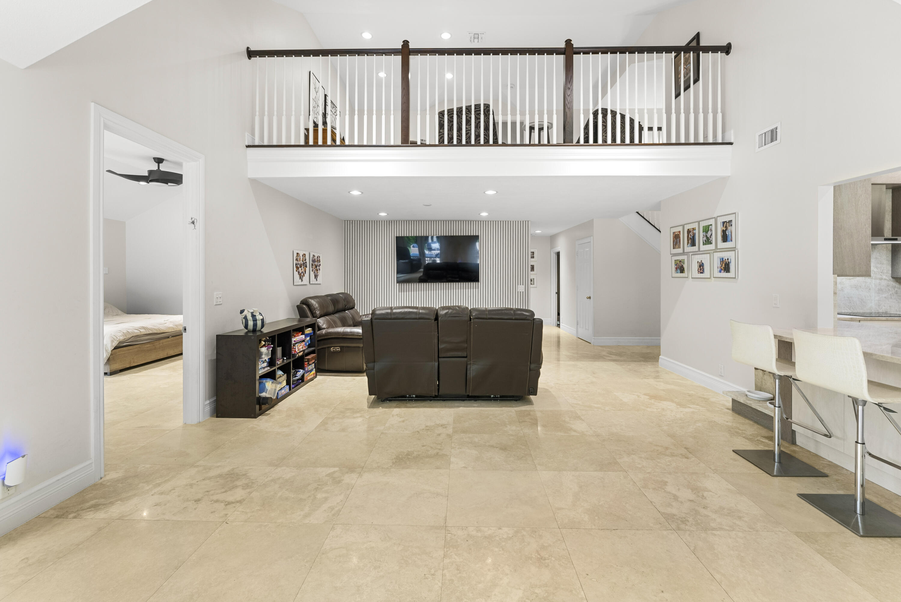 915 Parkside Circle N