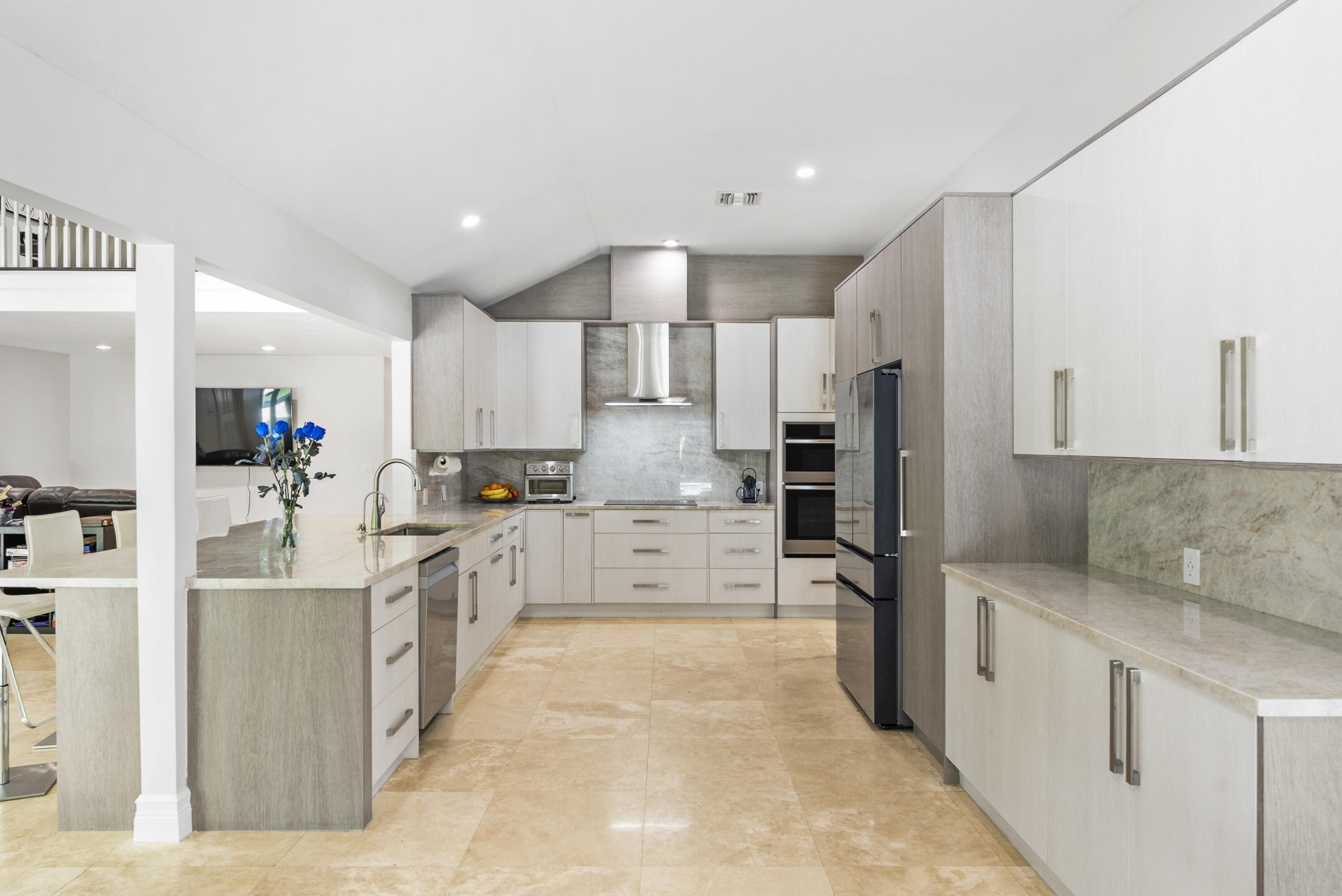 915 Parkside Circle N