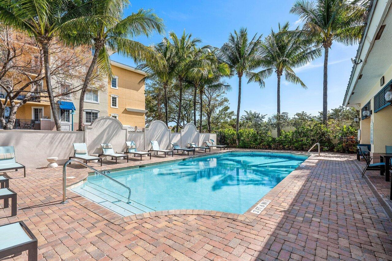 250 NE 3rd Avenue 1-205