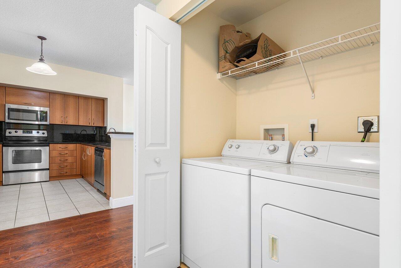 250 NE 3rd Avenue 1-205