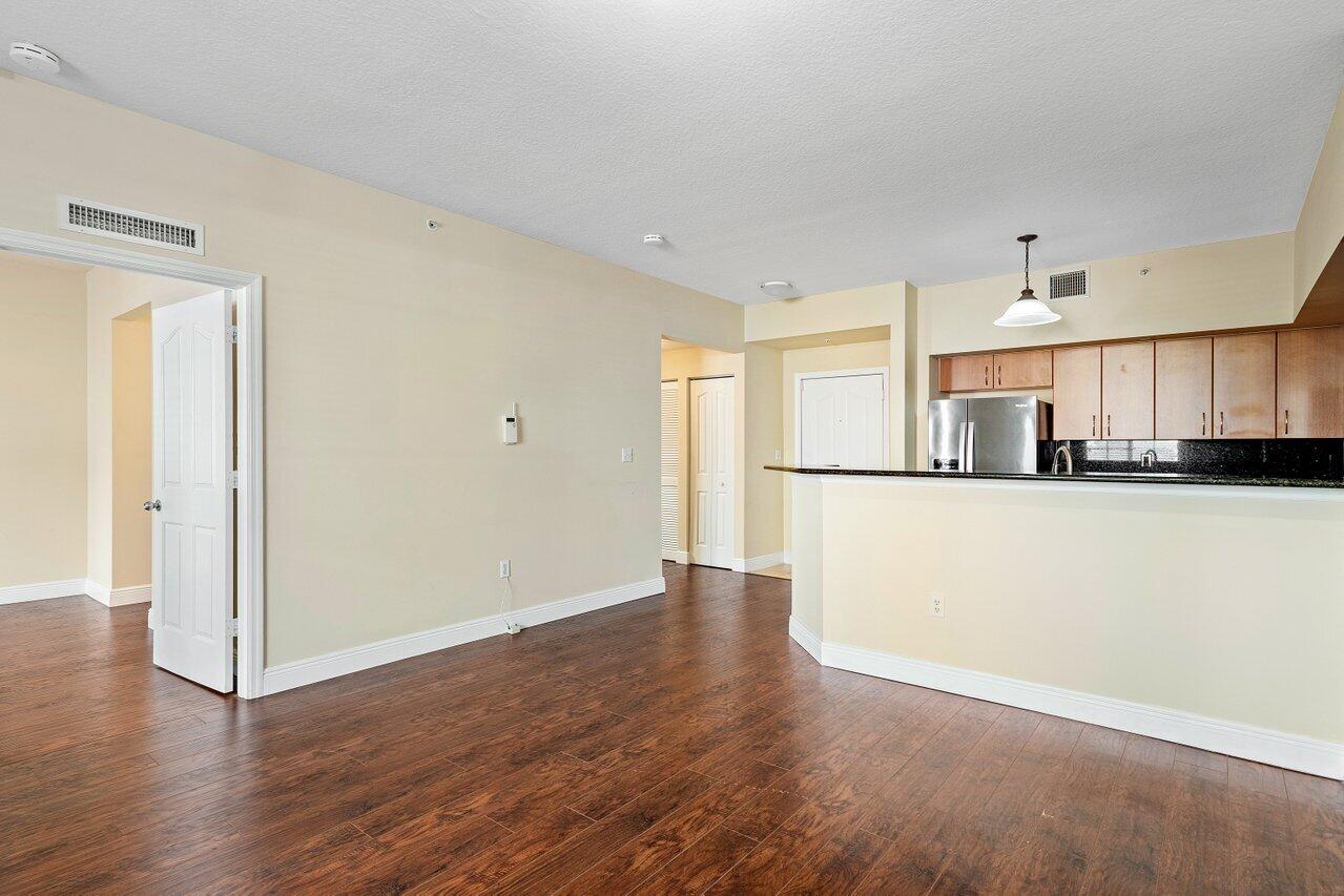 250 NE 3rd Avenue 1-205