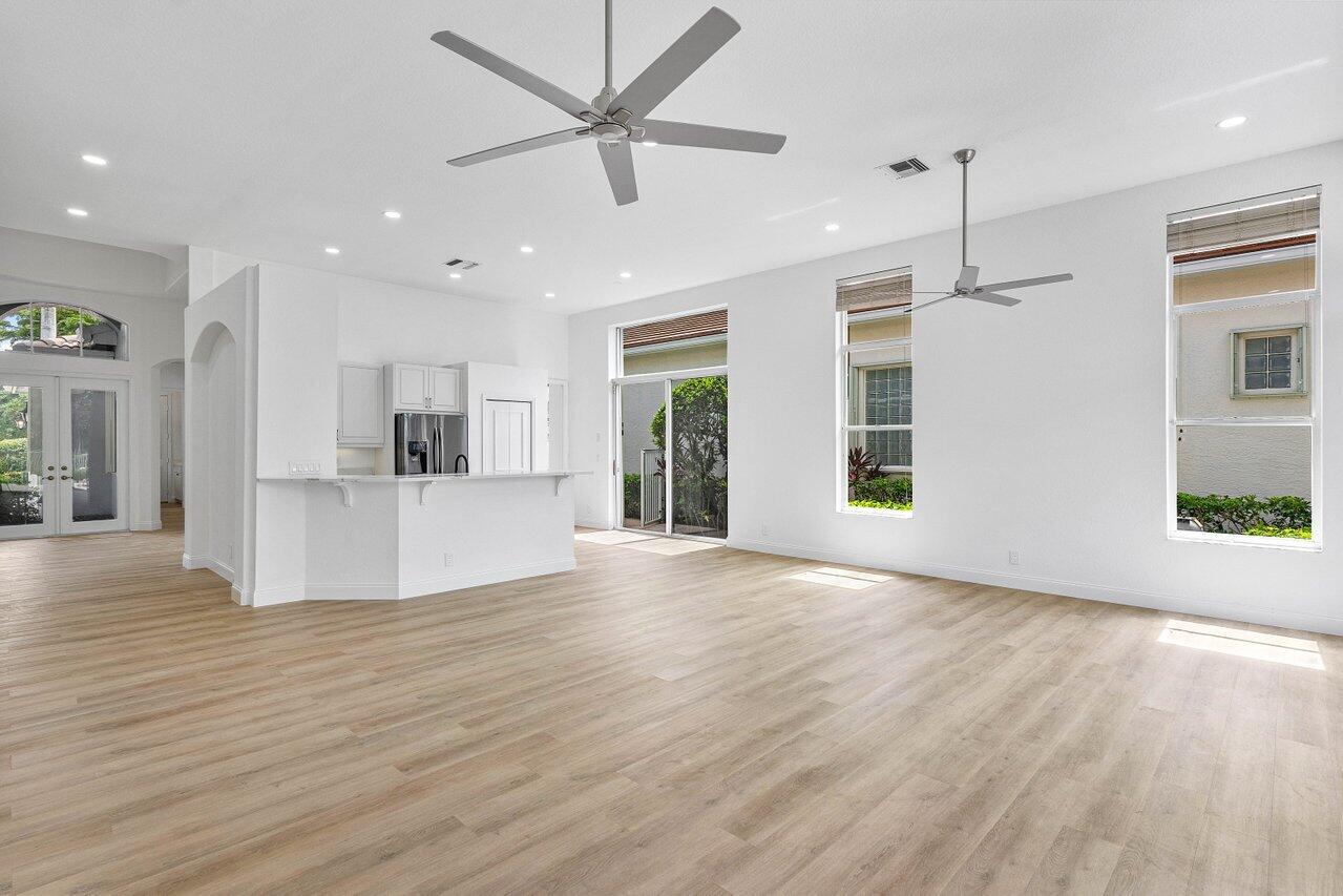 7976 Villa D Este Way