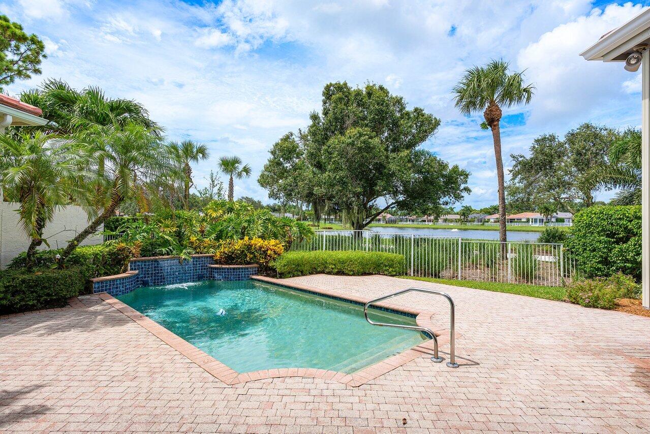 7976 Villa D Este Way