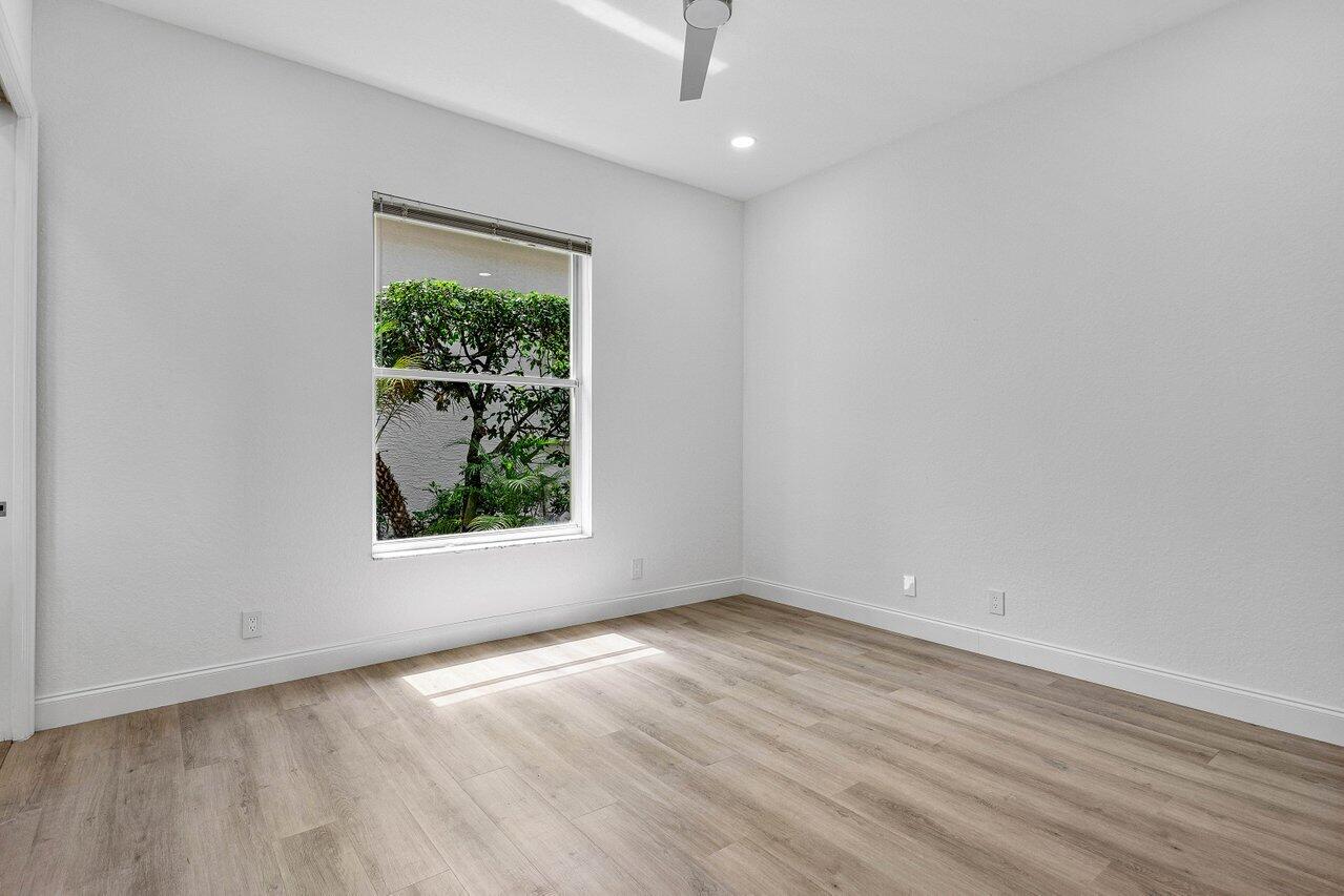 7976 Villa D Este Way