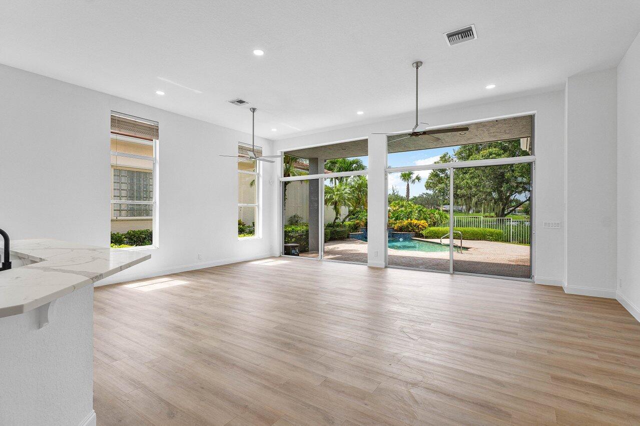 7976 Villa D Este Way