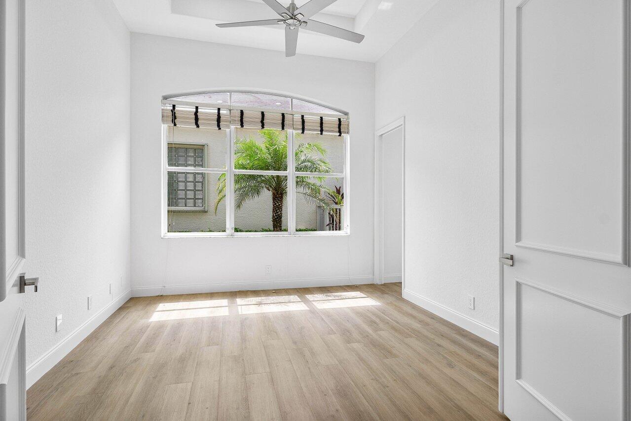 7976 Villa D Este Way