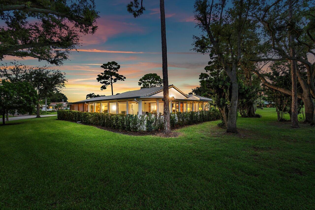 28 Woods Lane
