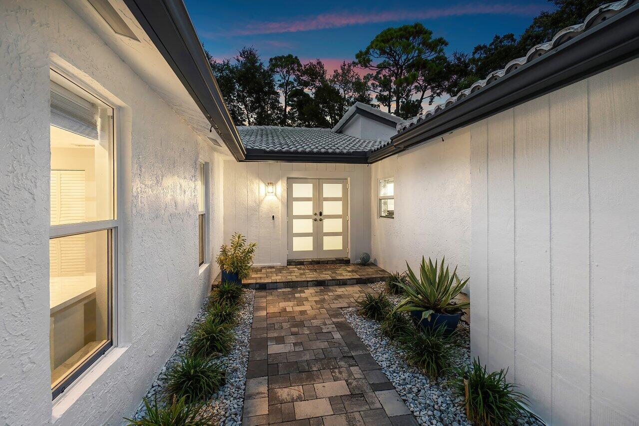 28 Woods Lane