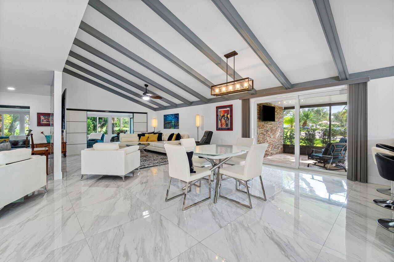 28 Woods Lane