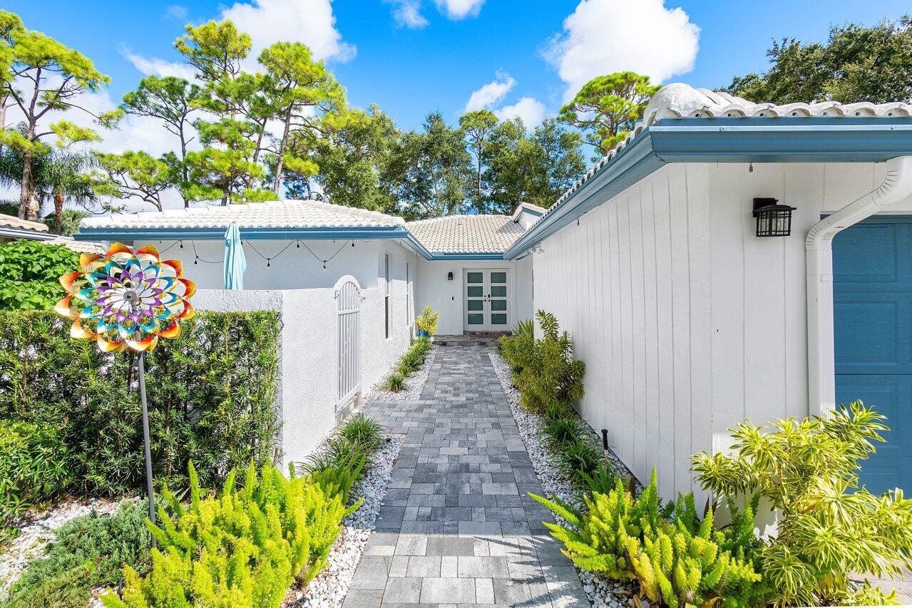 28 Woods Lane