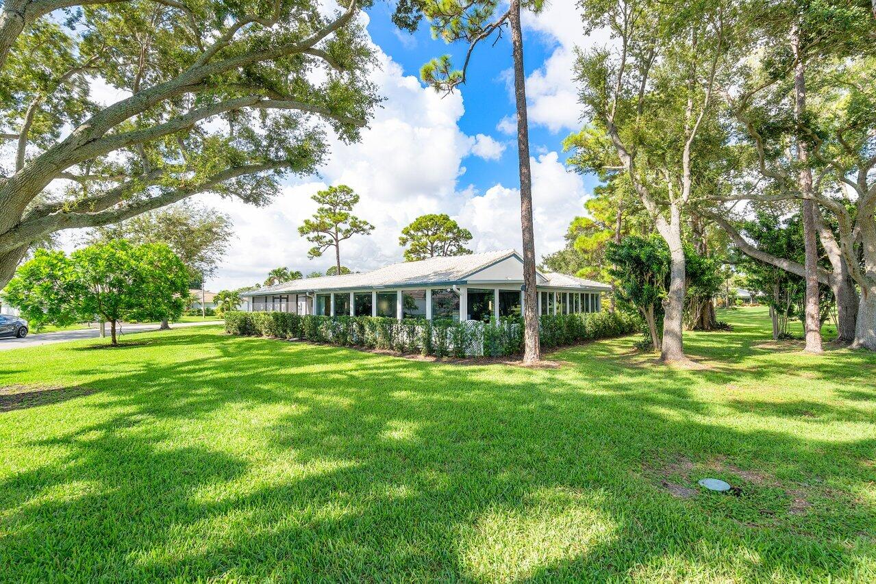 28 Woods Lane