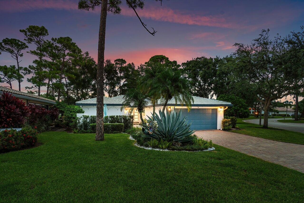 28 Woods Lane