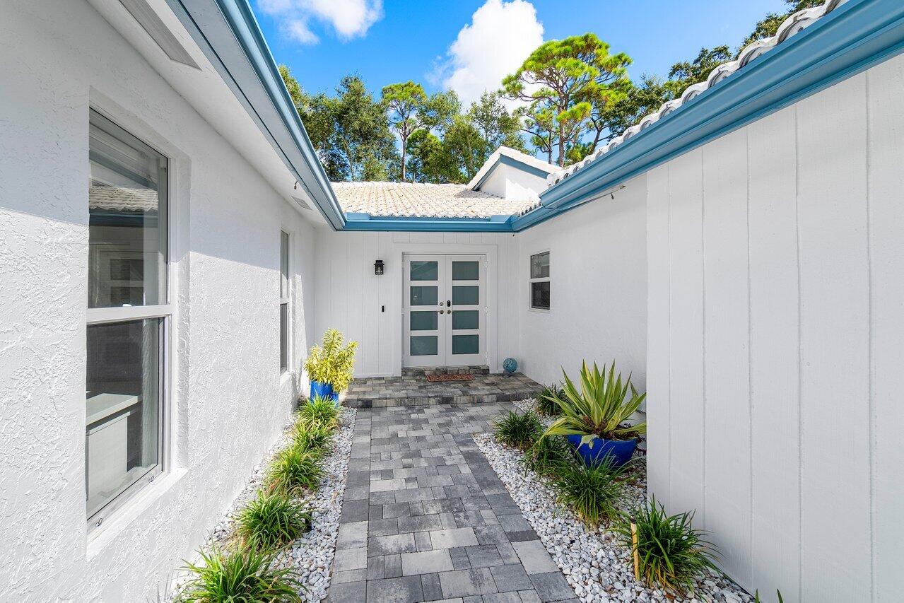 28 Woods Lane