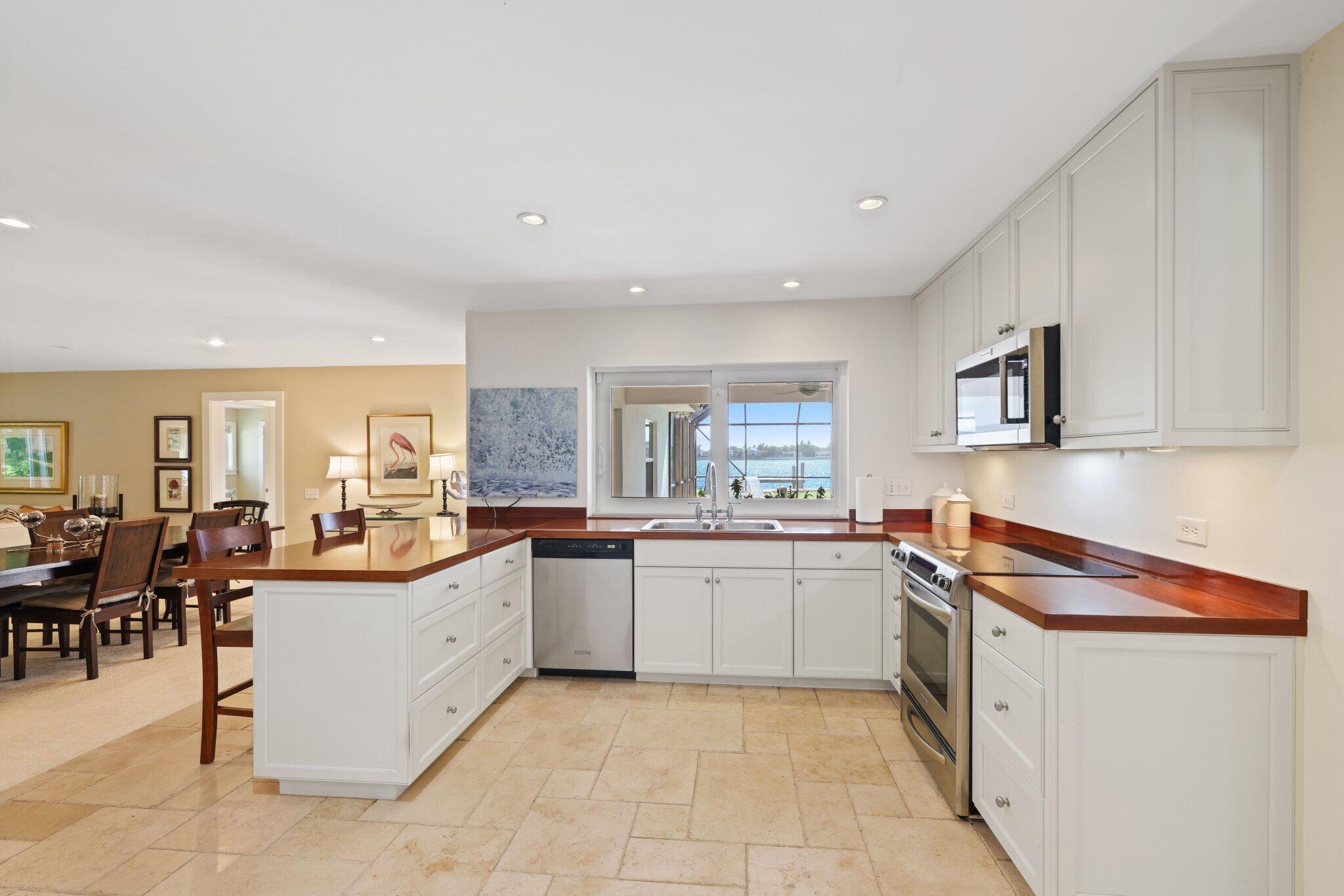 2002 Notre Dame Drive