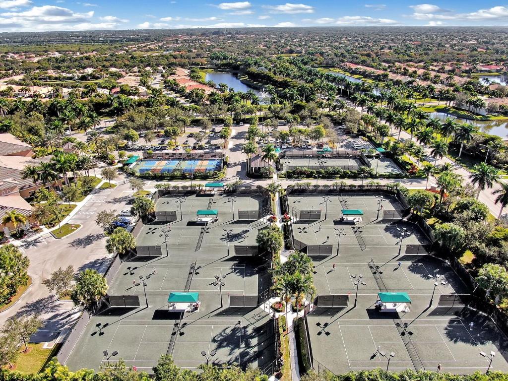 9867 Bluefield Drive, Boynton Beach