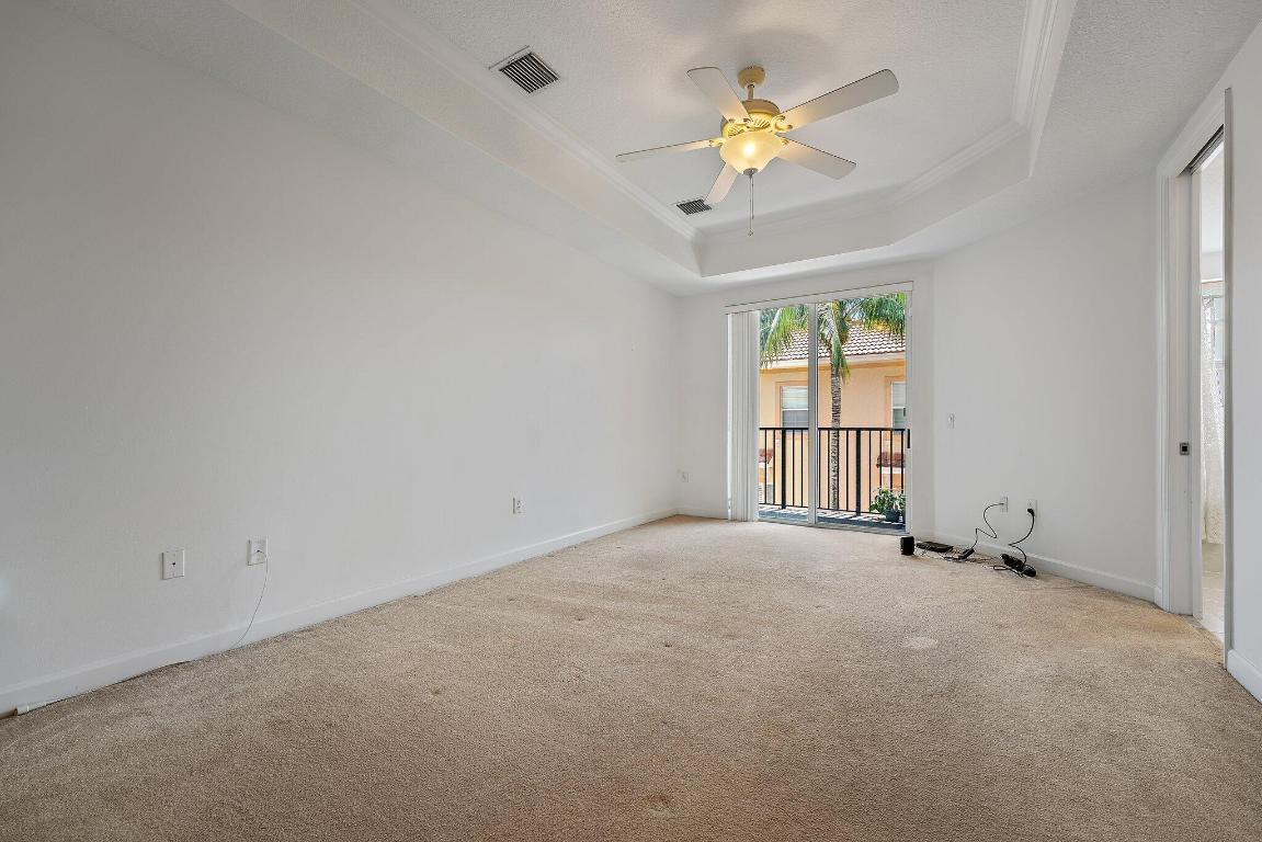 11792 Valencia Gardens Avenue