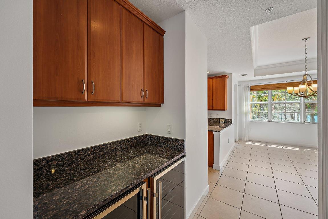 11792 Valencia Gardens Avenue