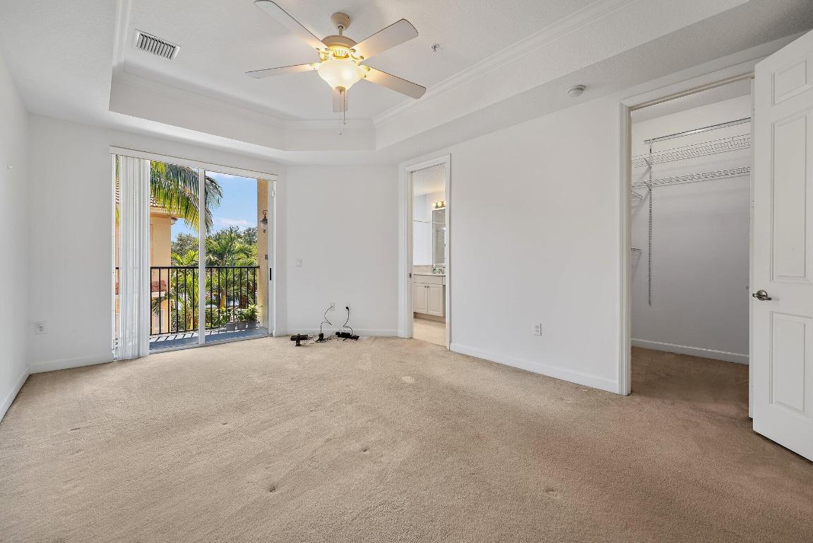 11792 Valencia Gardens Avenue