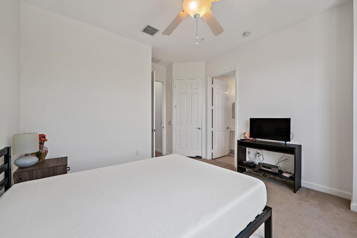 11792 Valencia Gardens Avenue