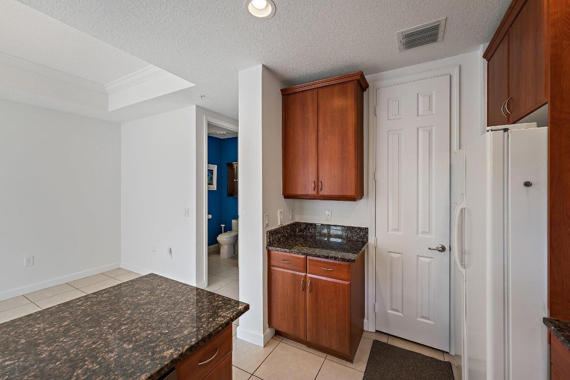 11792 Valencia Gardens Avenue