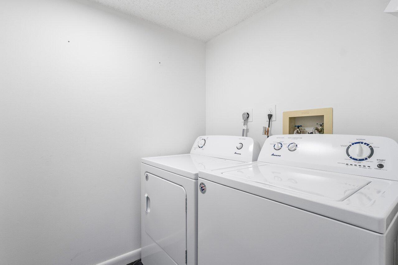 6866 Huntington Lane 205