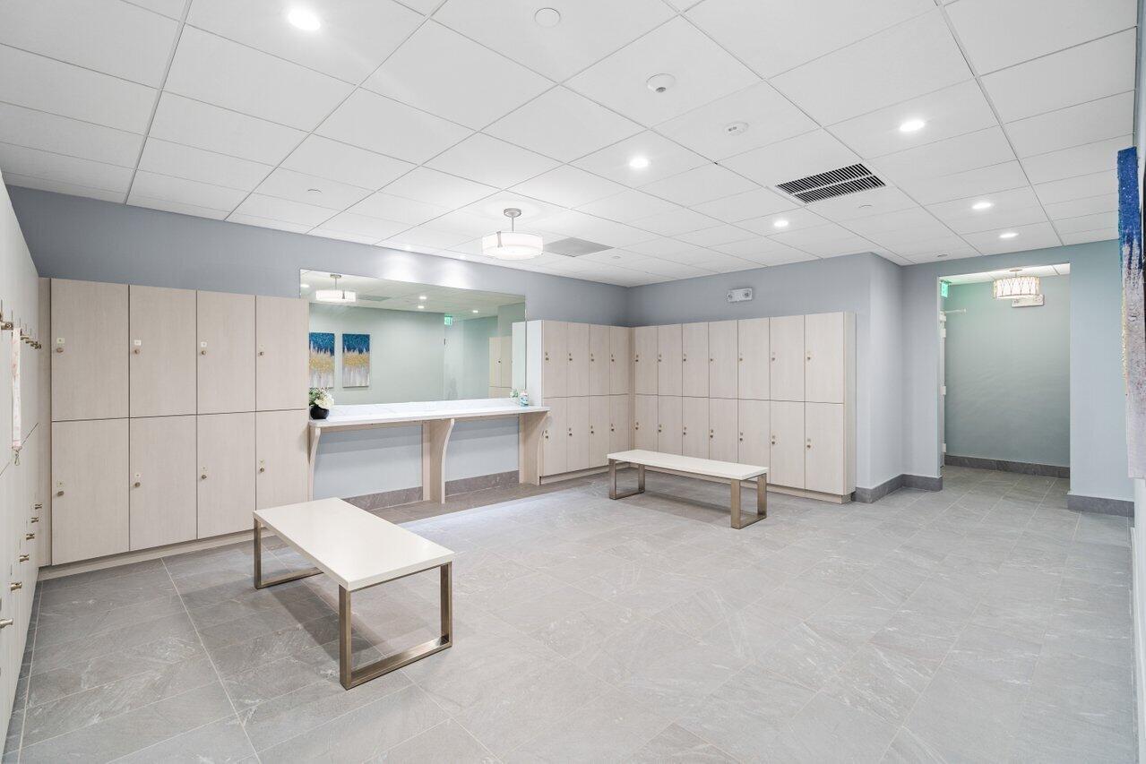 6866 Huntington Lane 205